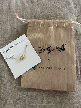 NWOT Kendra Scott x Dolly Parton Elisa White Drusy Dolly Necklace